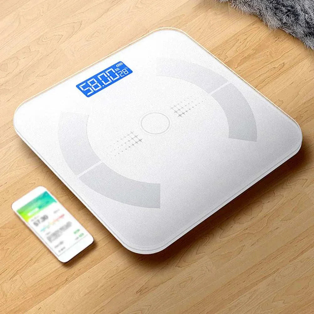 Intelligente Körperanalysewaage mit LCD-Display misst Körperfett, Wasser, Muskel- und Knochenmasse, verbindet sich via Bluetooth und wiegt bis 180 kg.